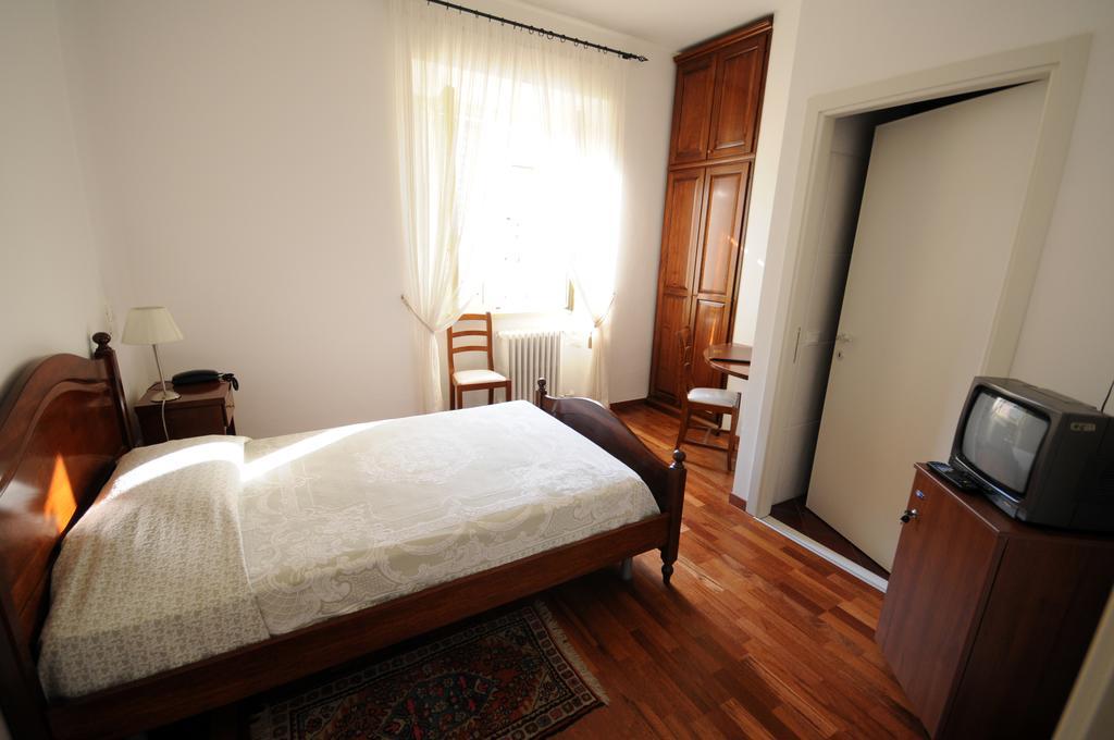 Guest House Domus Urbino Dış mekan fotoğraf